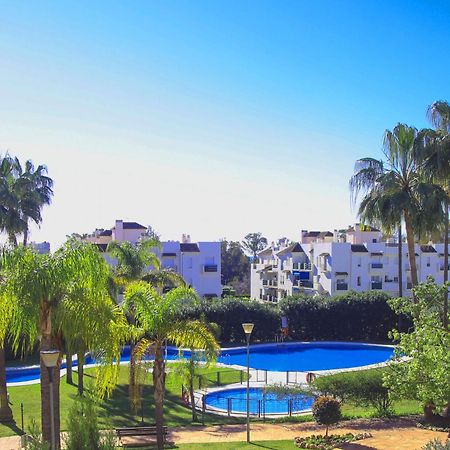 Walk To Puerto Banus, 2Br, 2Bth, Pool Apartment Marbella Room photo