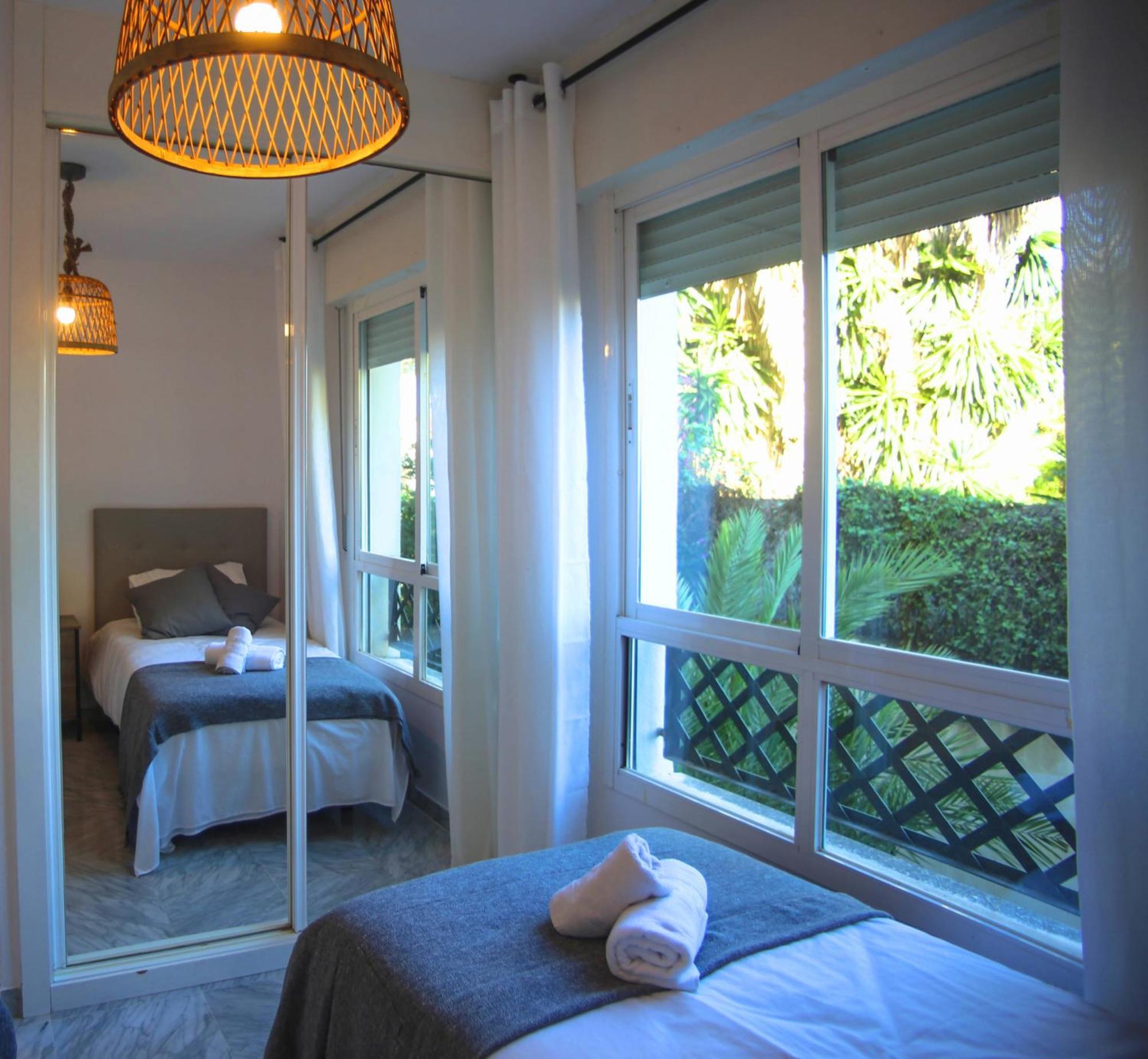 Walk To Puerto Banus, 2Br, 2Bth, Pool Apartment Marbella Room photo
