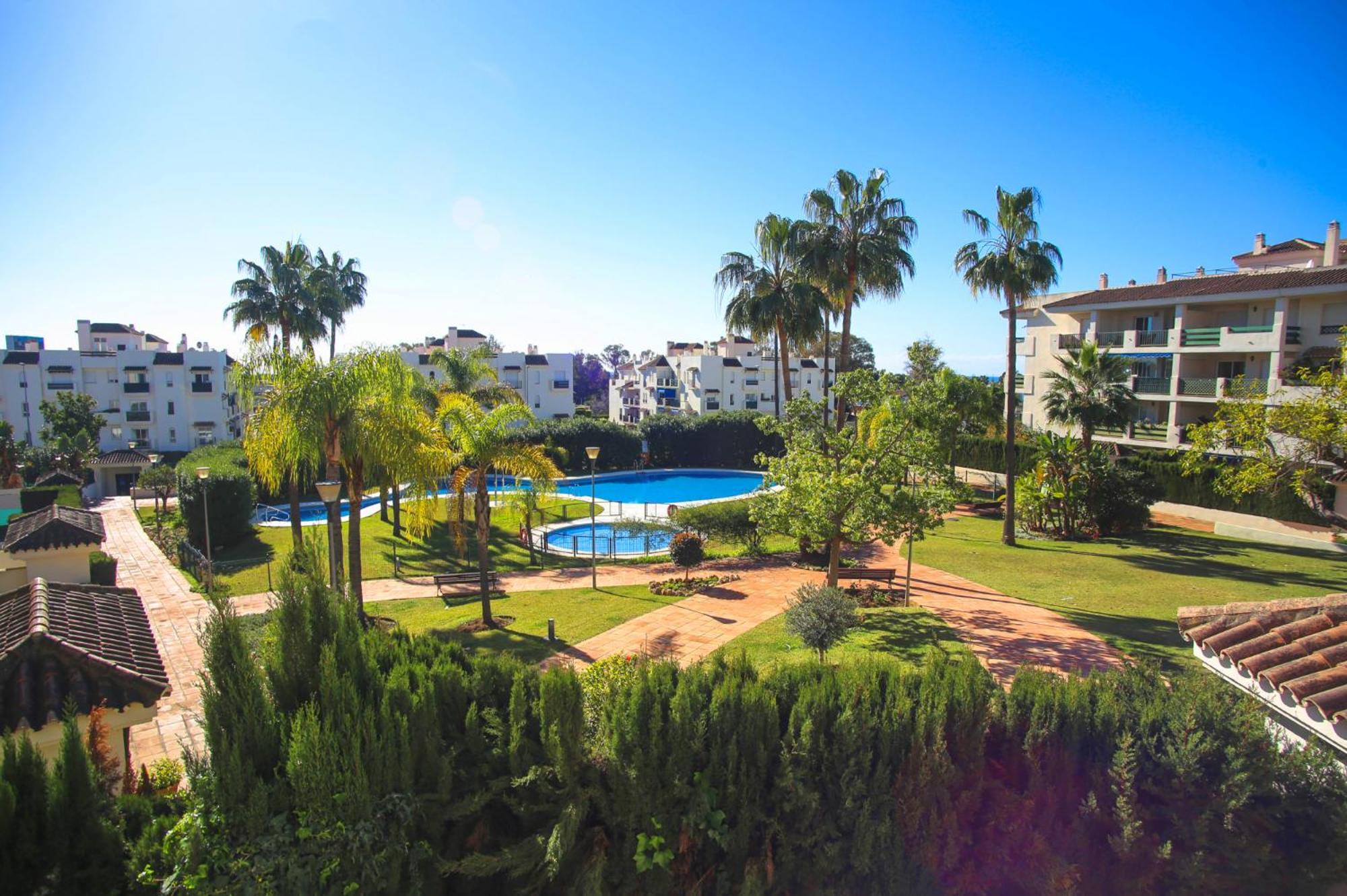 Walk To Puerto Banus, 2Br, 2Bth, Pool Apartment Marbella Room photo